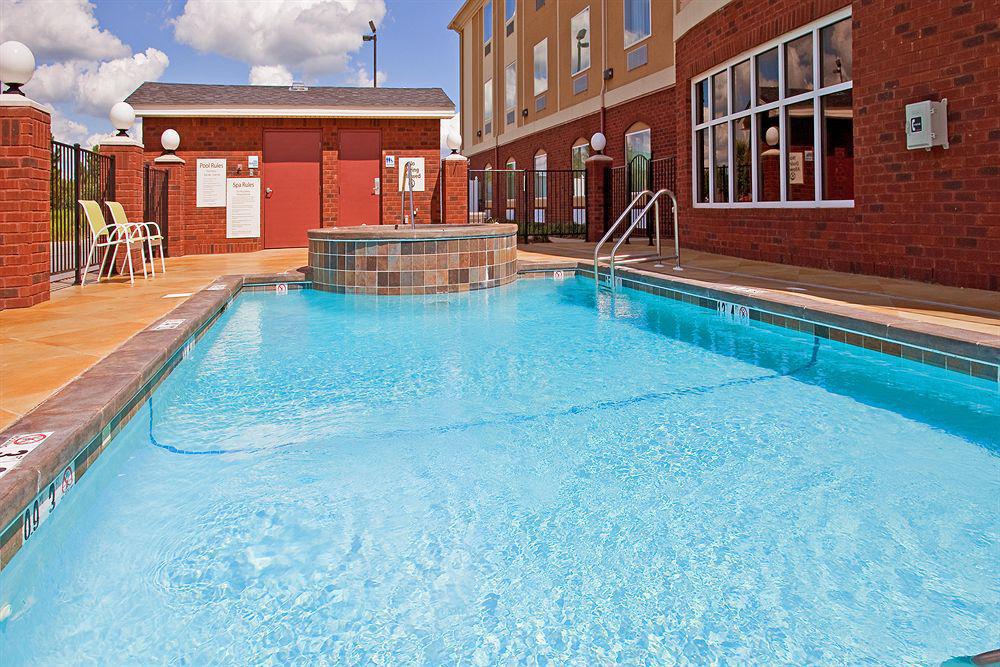 Holiday Inn Express Hotel & Suites Foley By Ihg Exterior photo