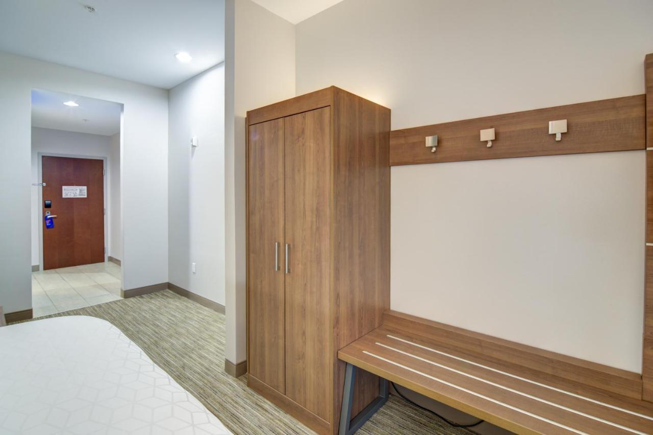 Holiday Inn Express Hotel & Suites Foley By Ihg Exterior photo