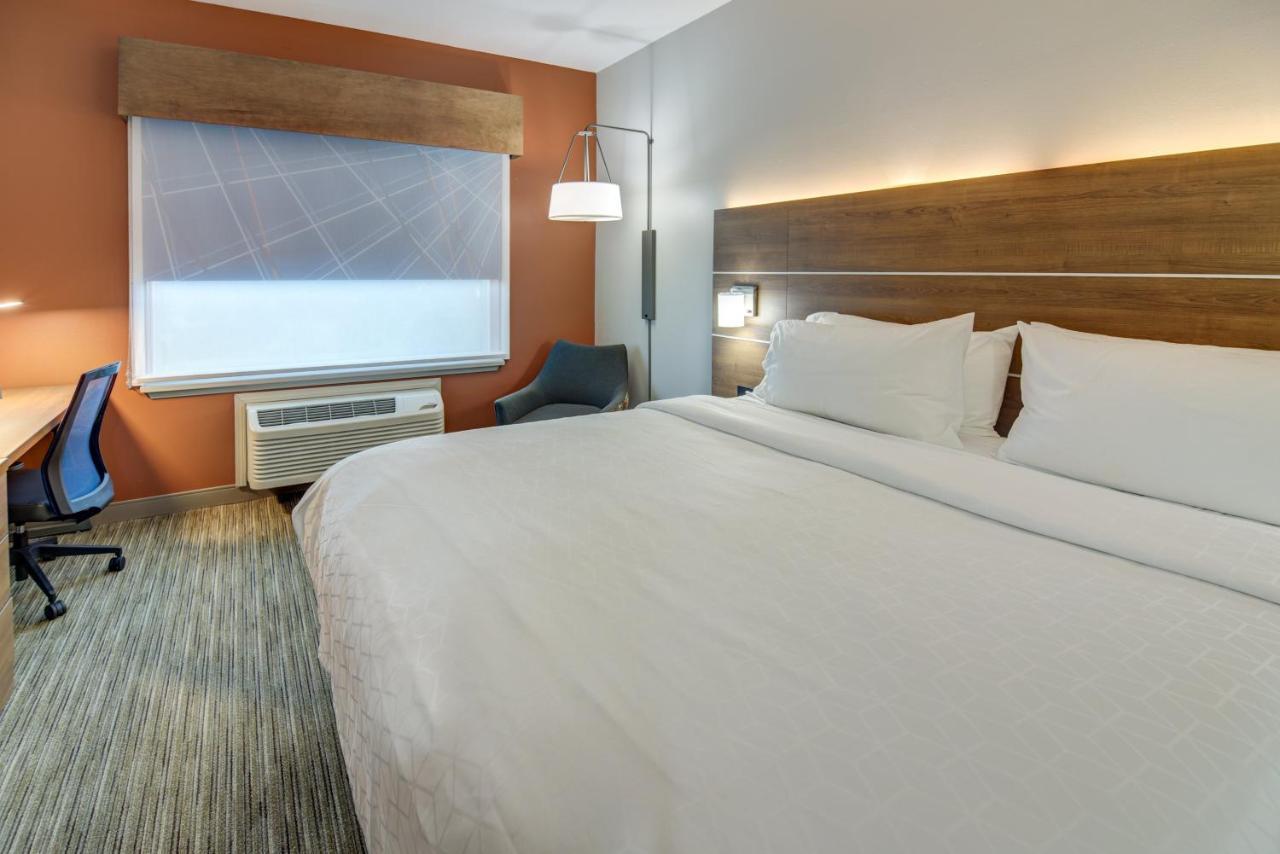 Holiday Inn Express Hotel & Suites Foley By Ihg Exterior photo