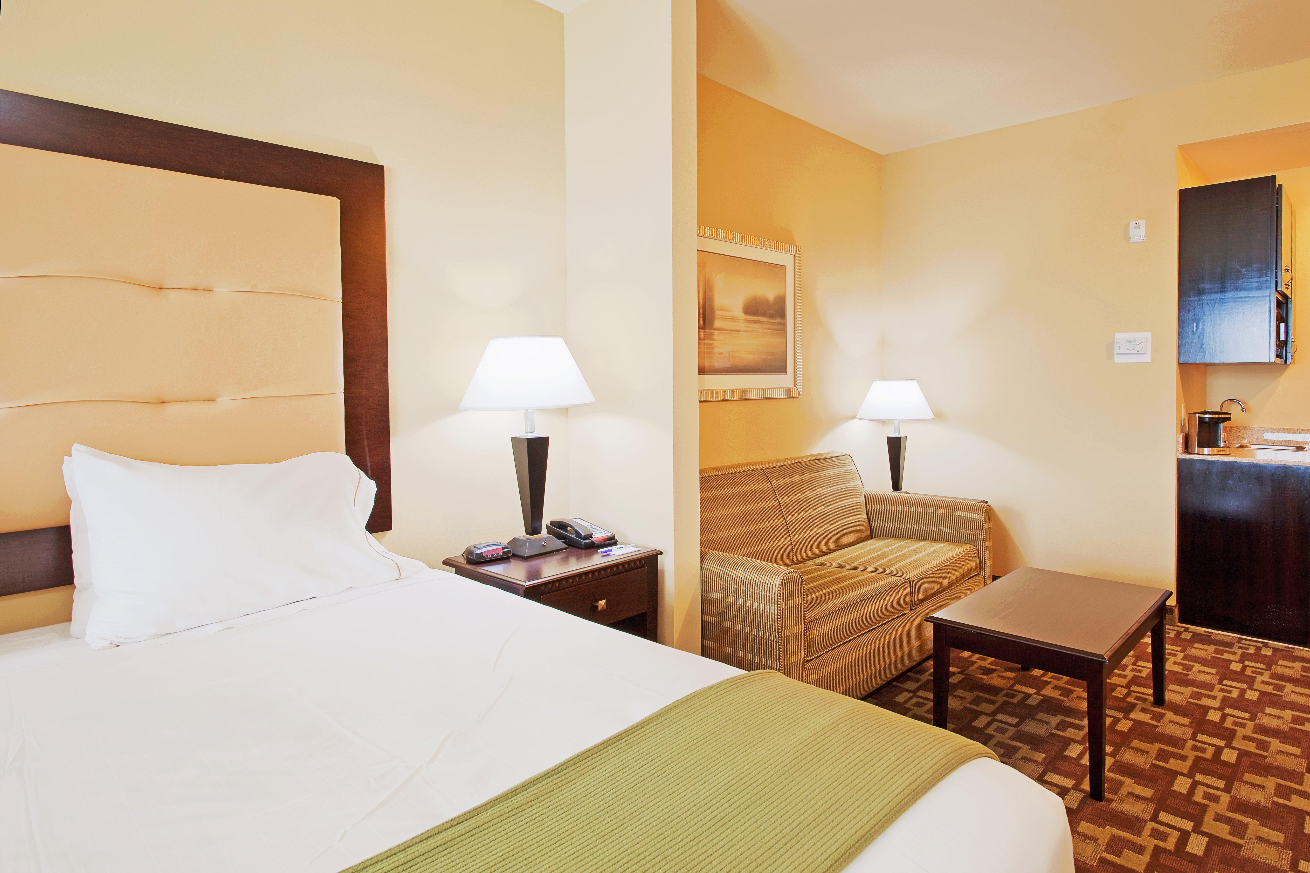 Holiday Inn Express Hotel & Suites Foley By Ihg Exterior photo