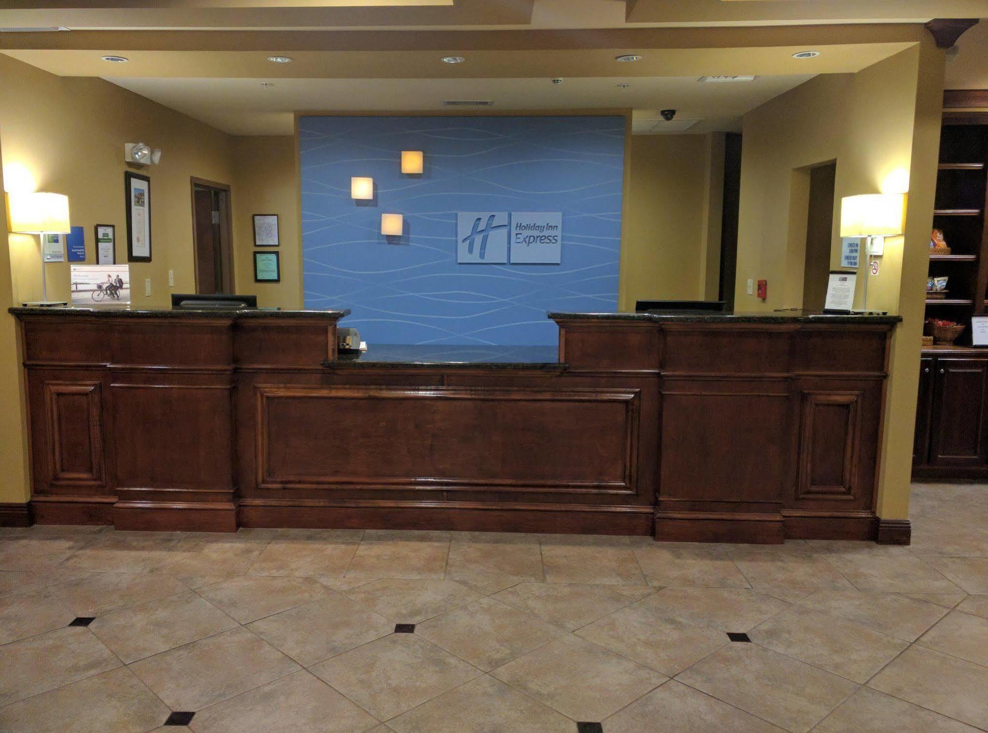 Holiday Inn Express Hotel & Suites Foley By Ihg Exterior photo