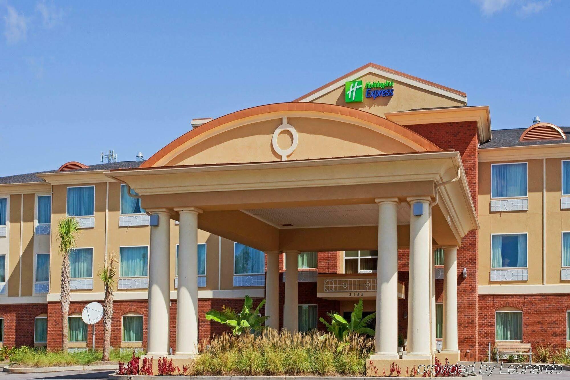 Holiday Inn Express Hotel & Suites Foley By Ihg Exterior photo