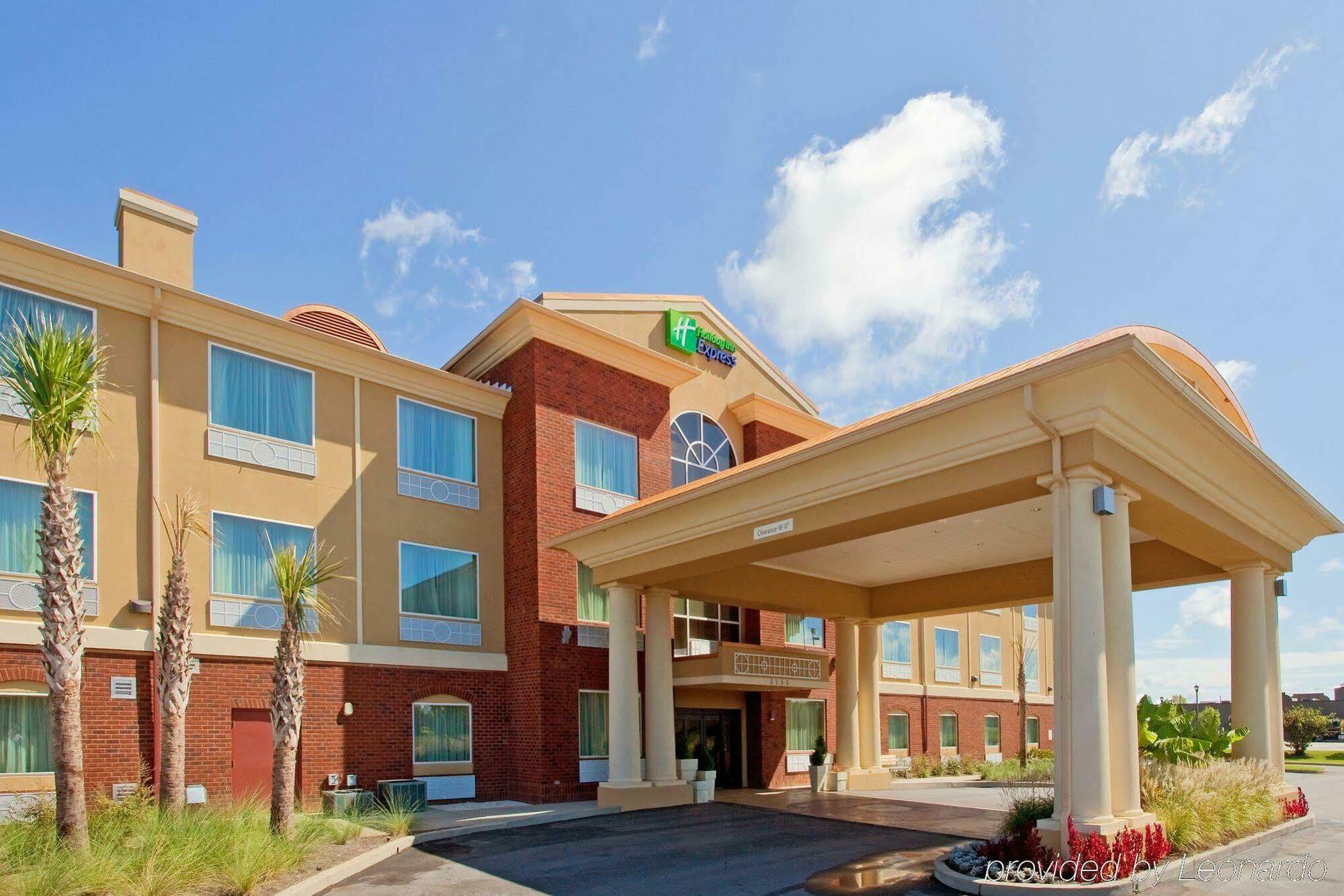 Holiday Inn Express Hotel & Suites Foley By Ihg Exterior photo